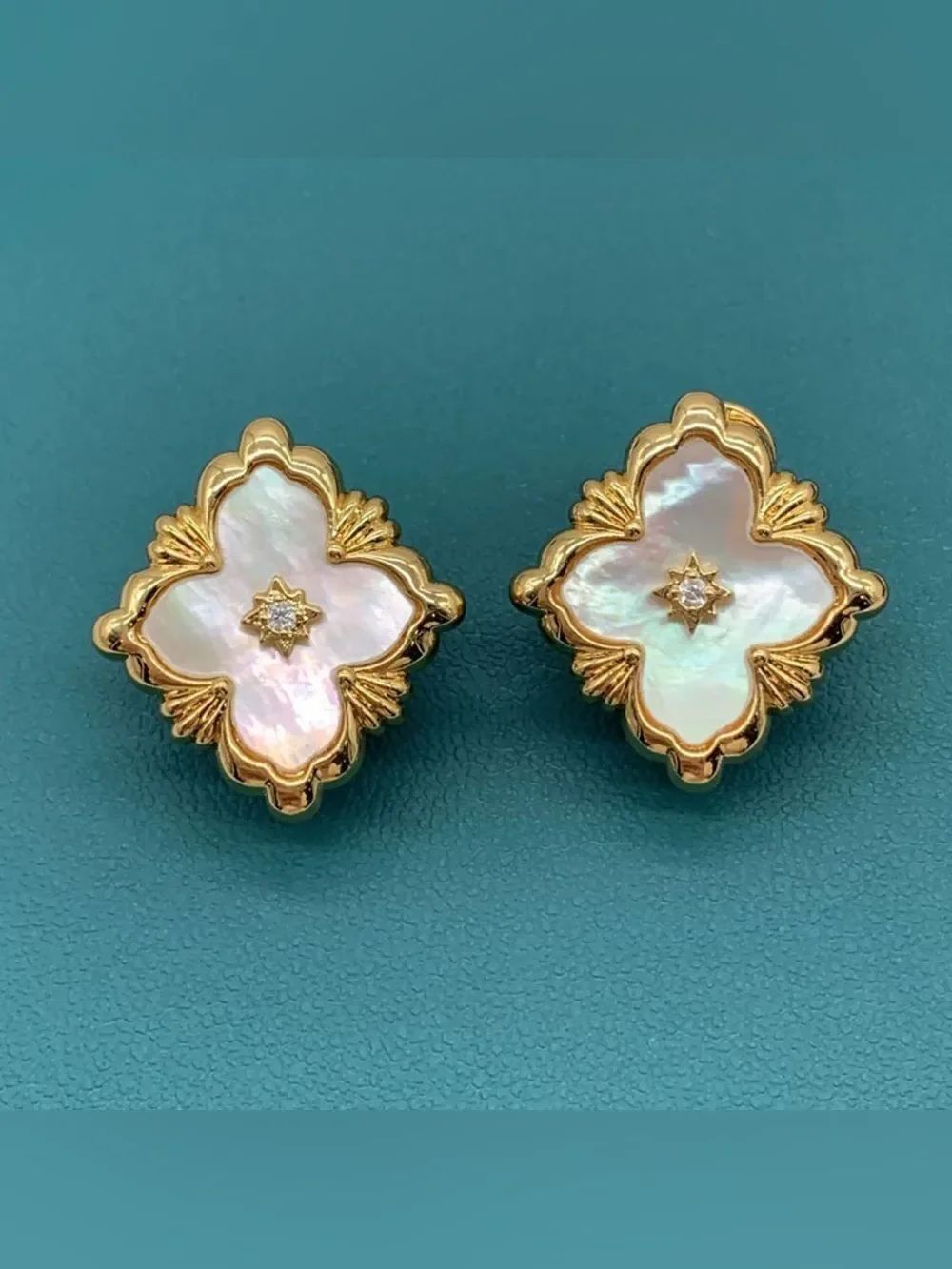 Flower earrings Q1110